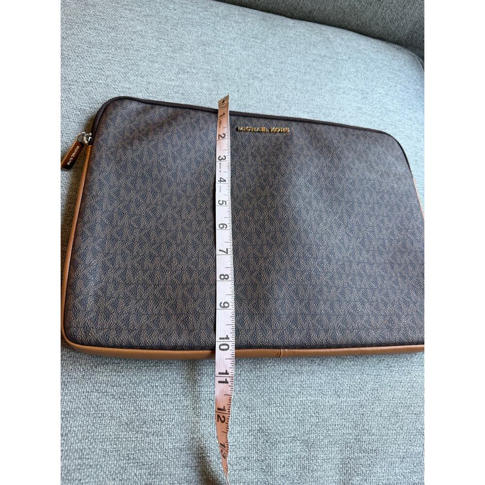 MICHAEL KORS Signature Jet Set Travel Large Laptop Case Brown Multi - Picture 11 of 12